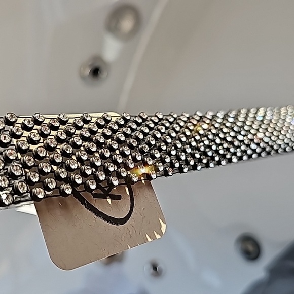 NWT Free People Royce Flower Choker with Crystal Rhinestones Black Center Flower - Picture 8 of 10